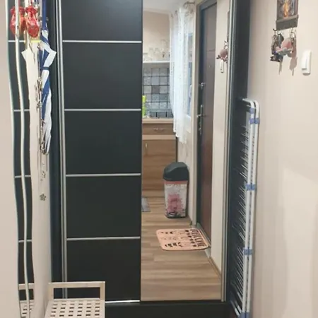 Tuenderkert Appartement Lakitelek